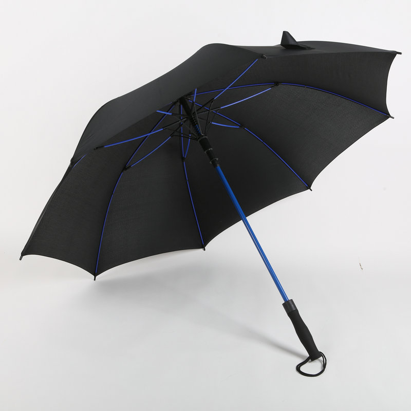 蓝色伞骨雨伞